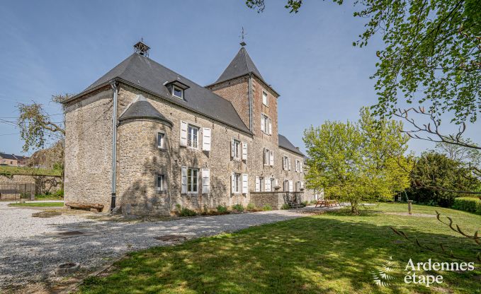 Schloss in Froidchapelle fr 19 Personen mit 5 Doppelzimmern mit eigenem Bad