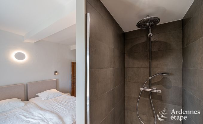 Schloss in Froidchapelle f�r 19 Personen mit 5 Doppelzimmern mit eigenem Bad