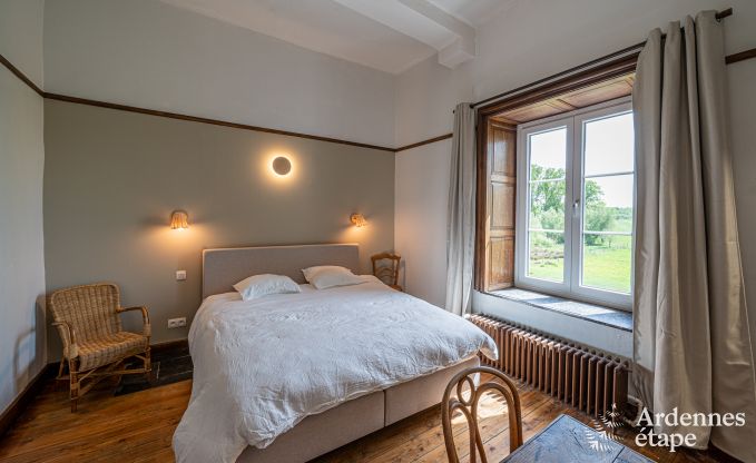 Schloss in Froidchapelle f�r 19 Personen mit 5 Doppelzimmern mit eigenem Bad