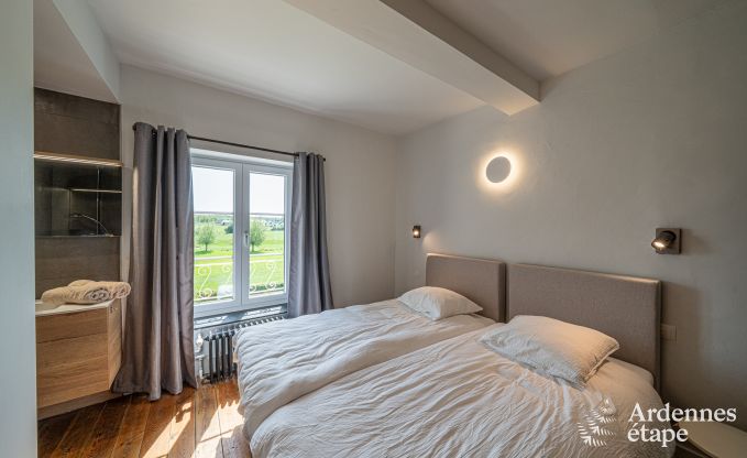 Schloss in Froidchapelle f�r 19 Personen mit 5 Doppelzimmern mit eigenem Bad