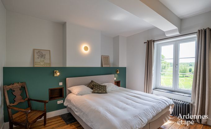 Schloss in Froidchapelle f�r 19 Personen mit 5 Doppelzimmern mit eigenem Bad