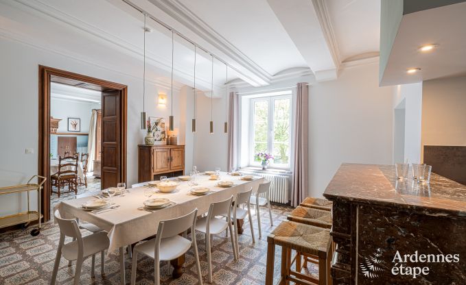 Schloss in Froidchapelle f�r 19 Personen mit 5 Doppelzimmern mit eigenem Bad