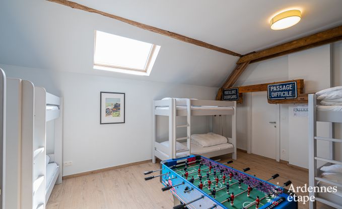 Schloss in Froidchapelle f�r 19 Personen mit 5 Doppelzimmern mit eigenem Bad