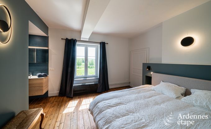 Schloss in Froidchapelle f�r 19 Personen mit 5 Doppelzimmern mit eigenem Bad