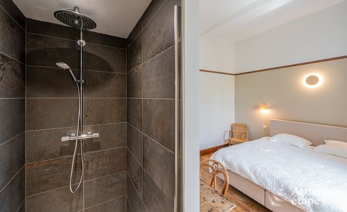 Schloss in Froidchapelle f�r 19 Personen mit 5 Doppelzimmern mit eigenem Bad