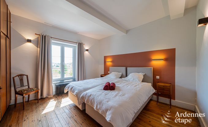 Schloss in Froidchapelle f�r 19 Personen mit 5 Doppelzimmern mit eigenem Bad