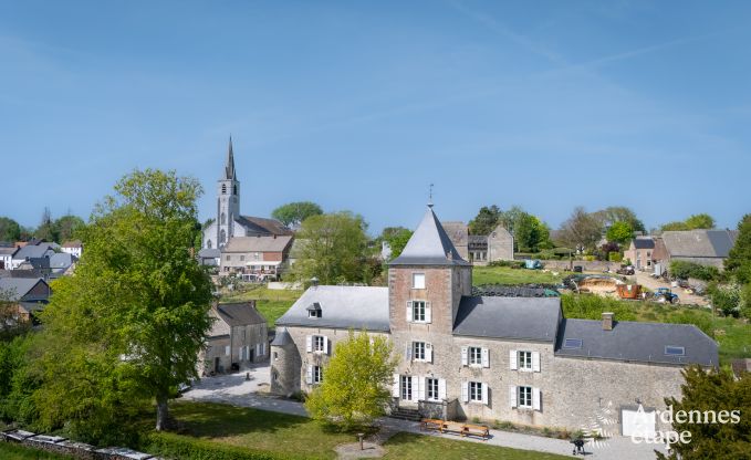 Schloss in Froidchapelle f�r 19 Personen mit 5 Doppelzimmern mit eigenem Bad