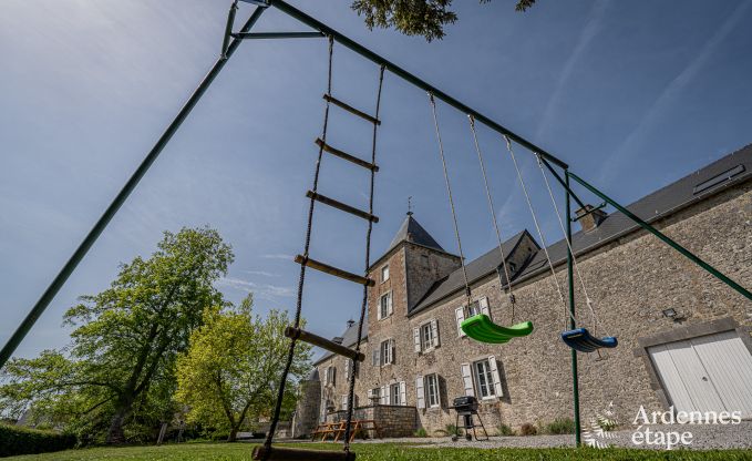 Schloss in Froidchapelle f�r 19 Personen mit 5 Doppelzimmern mit eigenem Bad