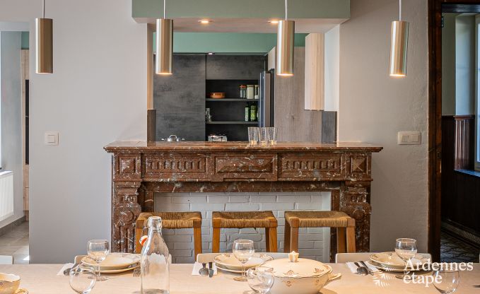 Schloss in Froidchapelle f�r 19 Personen mit 5 Doppelzimmern mit eigenem Bad