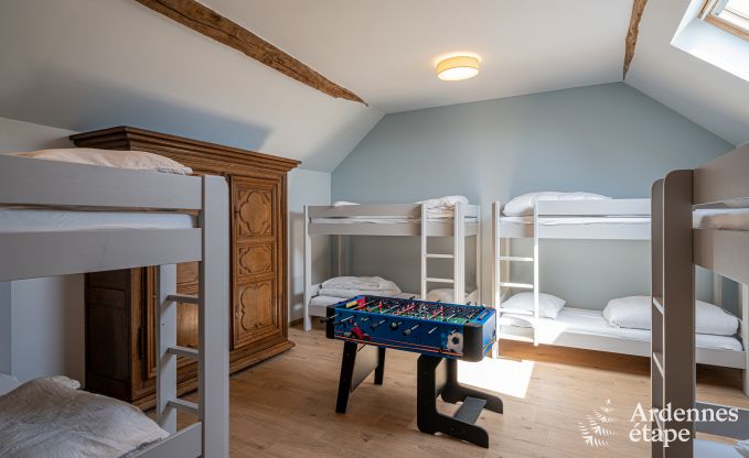 Schloss in Froidchapelle f�r 19 Personen mit 5 Doppelzimmern mit eigenem Bad