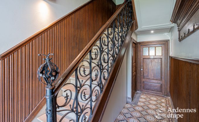 Schloss in Froidchapelle f�r 19 Personen mit 5 Doppelzimmern mit eigenem Bad