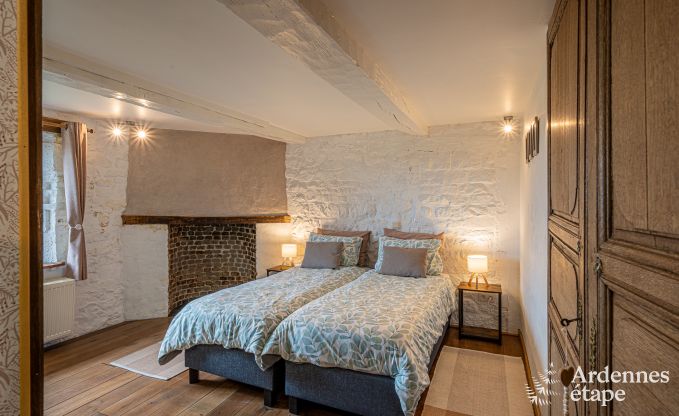 Charmantes Bauernhaus in Froidchapelle mit 2 Schlafzimmern und Privatgarten