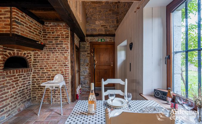 Charmantes Bauernhaus in Froidchapelle mit 2 Schlafzimmern und Privatgarten
