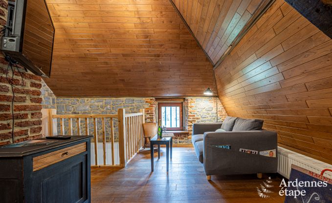 Charmantes Bauernhaus in Froidchapelle mit 2 Schlafzimmern und Privatgarten