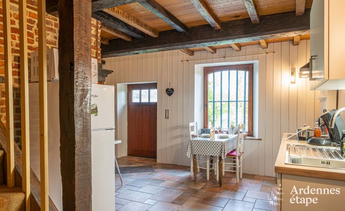 Charmantes Bauernhaus in Froidchapelle mit 2 Schlafzimmern und Privatgarten