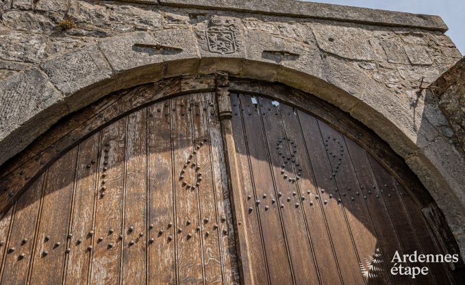 Schloss in Froidchapelle fr 19 Personen mit 5 Doppelzimmern mit eigenem Bad