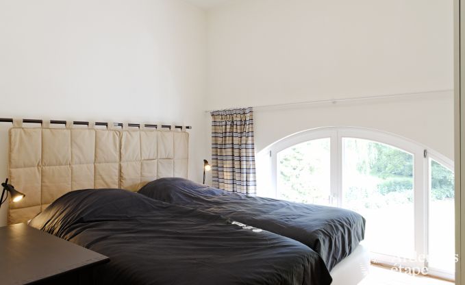 Schlossnebengeb�ude Gembloux 32 Pers.