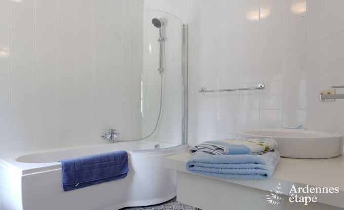 Schlossnebengeb�ude Gembloux 32 Pers.