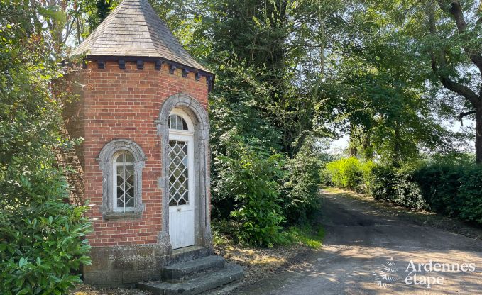 Schlossnebengeb�ude Gembloux 32 Pers.