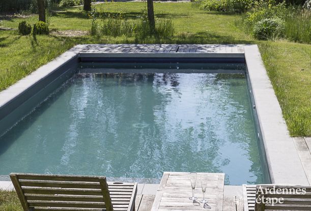 Schönes Ferienhaus mit Sauna und Pool in Gesves