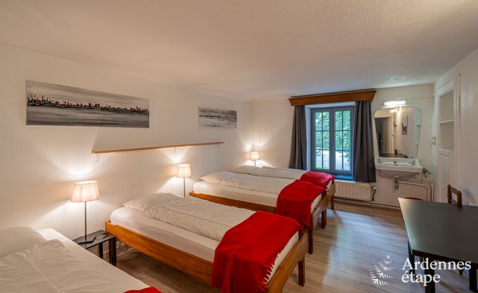 Authentisches Ferienhaus in Gouvy fr 15 Personen, mit 6 Schlafzimmern und Privatgarten