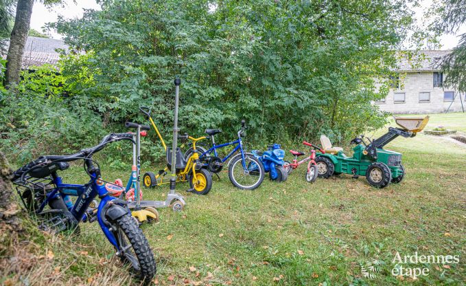 Authentisches Ferienhaus in Gouvy fr 15 Personen, mit 6 Schlafzimmern und Privatgarten