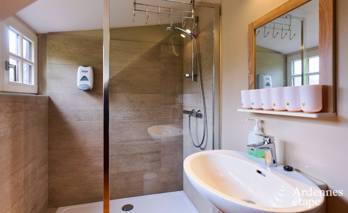 Ger�umiges Ferienhaus f�r 14 Personen mit 5 Schlafzimmern, 4 Badezimmern und gro�em Privatgarten in Hamoir, Ardennen