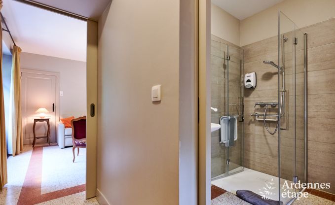 Ger�umiges Ferienhaus f�r 14 Personen mit 5 Schlafzimmern, 4 Badezimmern und gro�em Privatgarten in Hamoir, Ardennen