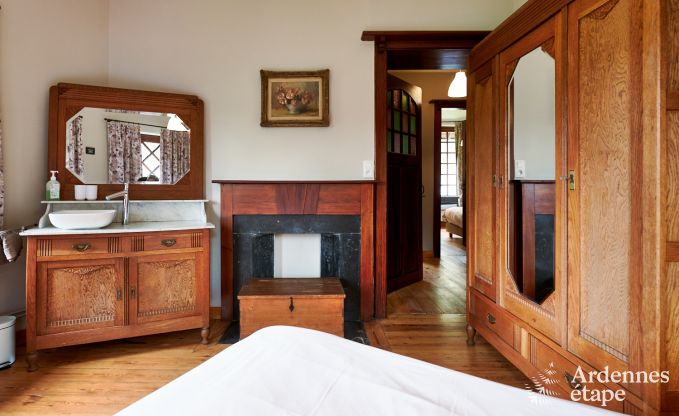 Ger�umiges Ferienhaus f�r 14 Personen mit 5 Schlafzimmern, 4 Badezimmern und gro�em Privatgarten in Hamoir, Ardennen