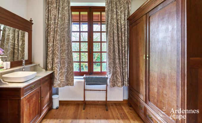 Ger�umiges Ferienhaus f�r 14 Personen mit 5 Schlafzimmern, 4 Badezimmern und gro�em Privatgarten in Hamoir, Ardennen