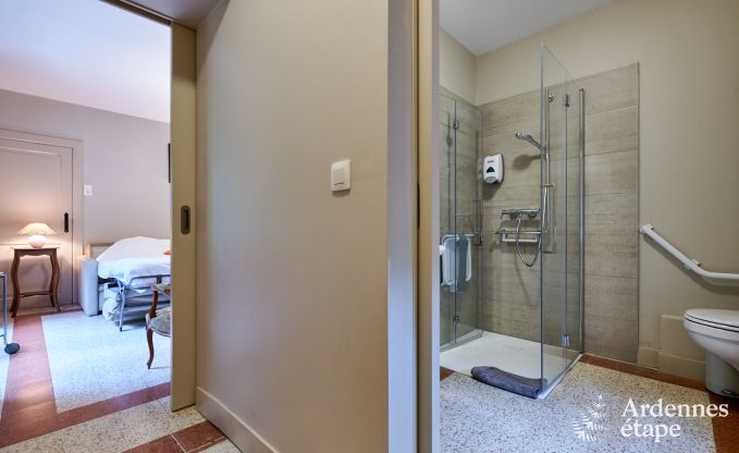 Ger�umiges Ferienhaus f�r 14 Personen mit 5 Schlafzimmern, 4 Badezimmern und gro�em Privatgarten in Hamoir, Ardennen