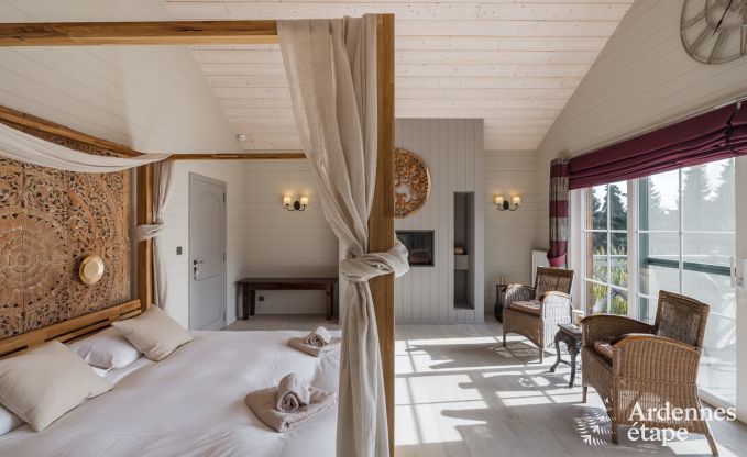 Ger�umiges Ferienhaus f�r 12 Personen mit Pool und privatem Garten in Hamois, Ardennen