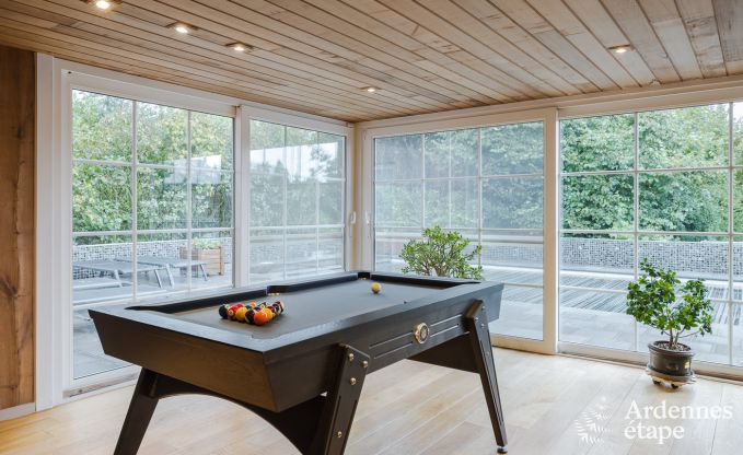 Ger�umiges Ferienhaus f�r 12 Personen mit Pool und privatem Garten in Hamois, Ardennen