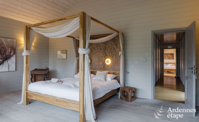 Ger�umiges Ferienhaus f�r 12 Personen mit Pool und privatem Garten in Hamois, Ardennen