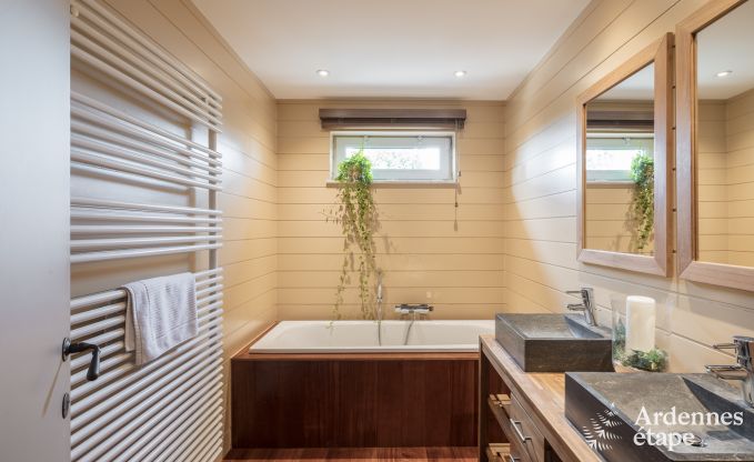 Ger�umiges Ferienhaus f�r 12 Personen mit Pool und privatem Garten in Hamois, Ardennen