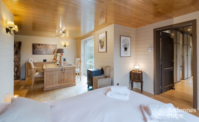 Ger�umiges Ferienhaus f�r 12 Personen mit Pool und privatem Garten in Hamois, Ardennen