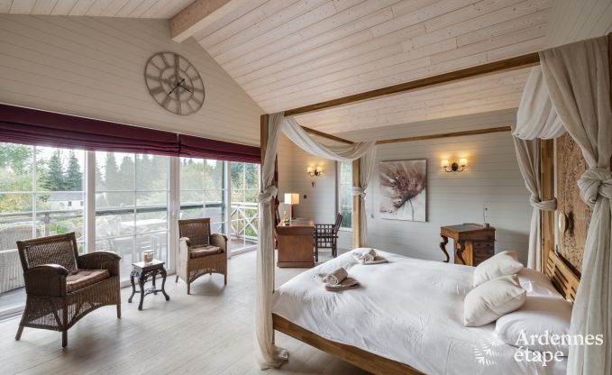 Ger�umiges Ferienhaus f�r 12 Personen mit Pool und privatem Garten in Hamois, Ardennen