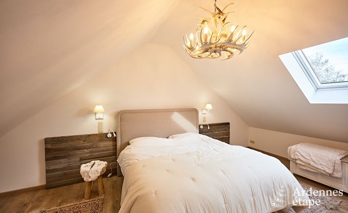 Charmantes Ferienhaus f�r 8 Personen in Hamois mit 4 Schlafzimmern, 3 Badezimmern, Privatgarten, Spielzimmer und Terrasse am Wasser