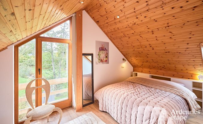 Charmantes Ferienhaus f�r 8 Personen in Hamois mit 4 Schlafzimmern, 3 Badezimmern, Privatgarten, Spielzimmer und Terrasse am Wasser