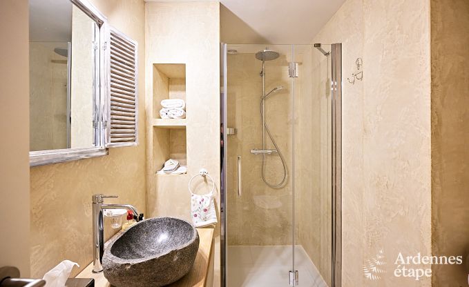 Charmantes Ferienhaus f�r 8 Personen in Hamois mit 4 Schlafzimmern, 3 Badezimmern, Privatgarten, Spielzimmer und Terrasse am Wasser