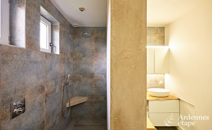 Charmantes Ferienhaus f�r 8 Personen in Hamois mit 4 Schlafzimmern, 3 Badezimmern, Privatgarten, Spielzimmer und Terrasse am Wasser