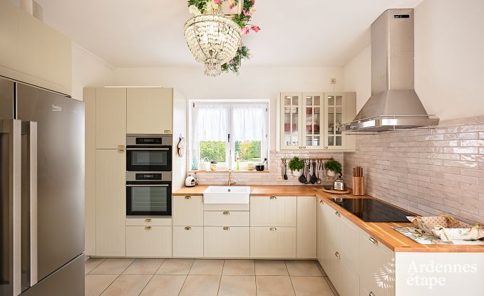 Charmantes Ferienhaus f�r 8 Personen in Hamois mit 4 Schlafzimmern, 3 Badezimmern, Privatgarten, Spielzimmer und Terrasse am Wasser