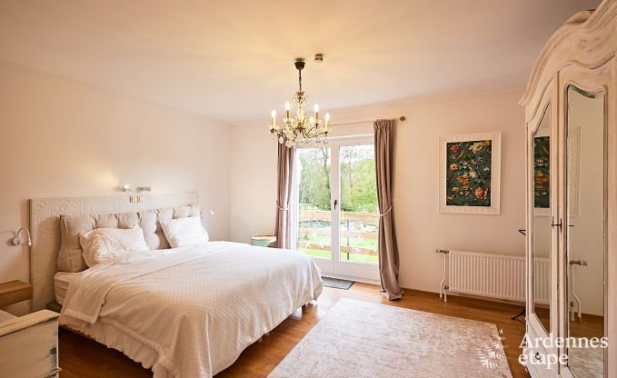 Charmantes Ferienhaus f�r 8 Personen in Hamois mit 4 Schlafzimmern, 3 Badezimmern, Privatgarten, Spielzimmer und Terrasse am Wasser