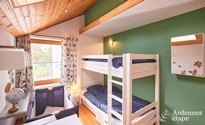 Charmantes Ferienhaus f�r 8 Personen in Hamois mit 4 Schlafzimmern, 3 Badezimmern, Privatgarten, Spielzimmer und Terrasse am Wasser