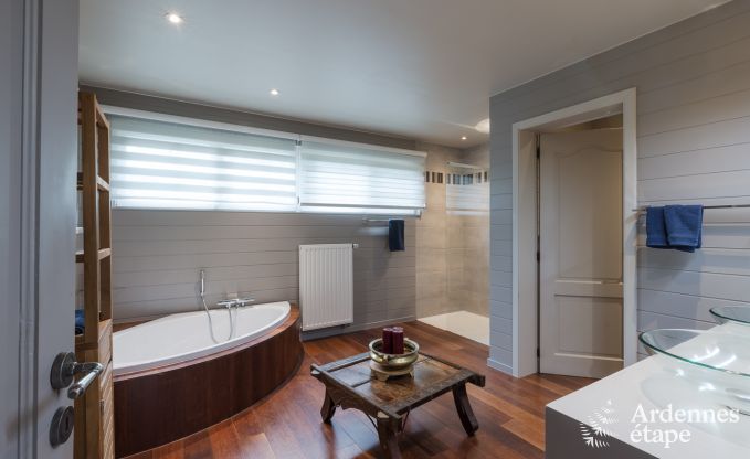 Gerumiges Ferienhaus fr 12 Personen mit Pool und privatem Garten in Hamois, Ardennen