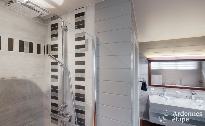 Gerumiges Ferienhaus fr 12 Personen mit Pool und privatem Garten in Hamois, Ardennen