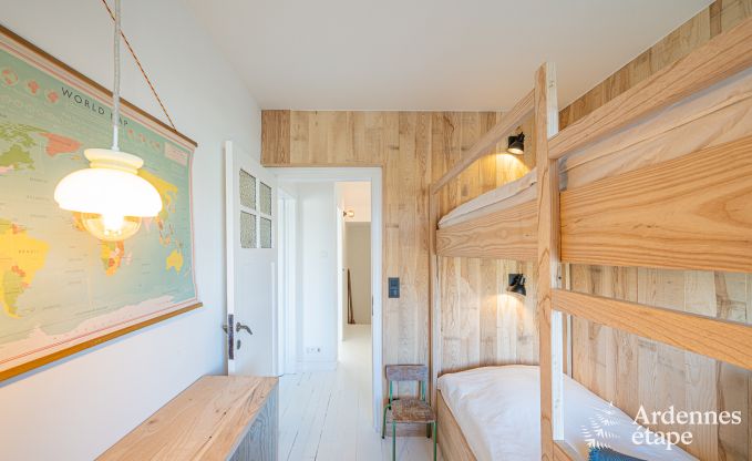 Gerumiges Ferienhaus in Han-sur-Lesse fr 8 Personen mit 4 Schlafzimmern, privatem Garten und Terrasse