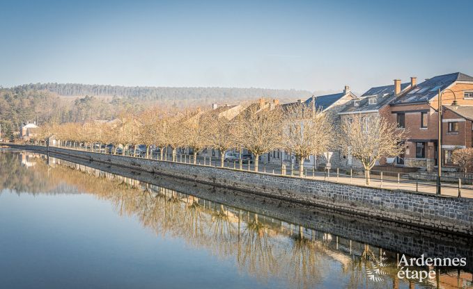 Gerumiges Ferienhaus in Han-sur-Lesse fr 8 Personen mit 4 Schlafzimmern, privatem Garten und Terrasse
