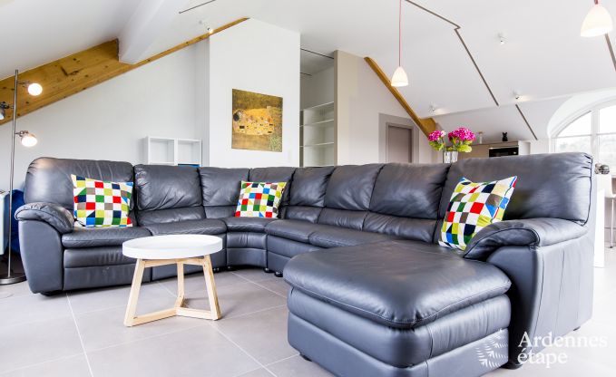 Komfortable Wohnung mit Indoorpool für 7 Personen in Han-sur-Lesse