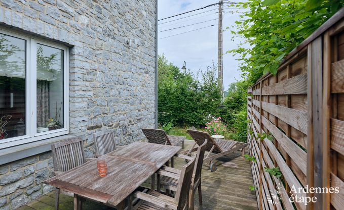 Charmantes Ferienhaus f�r 6 Personen in Han-sur-Lesse mit privater Terrasse am Wasser